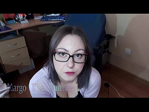 ❤️ Ang Sexy na Babae na may Salamin ay Sumipsip ng Dildo sa Camera ❤ Sex video sa amin ❤